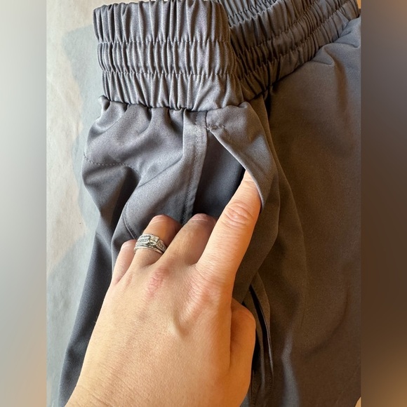 Savvi Woman's Gray Lightweight High Low Taylor Shorts, Size SM - Picture 6 of 9